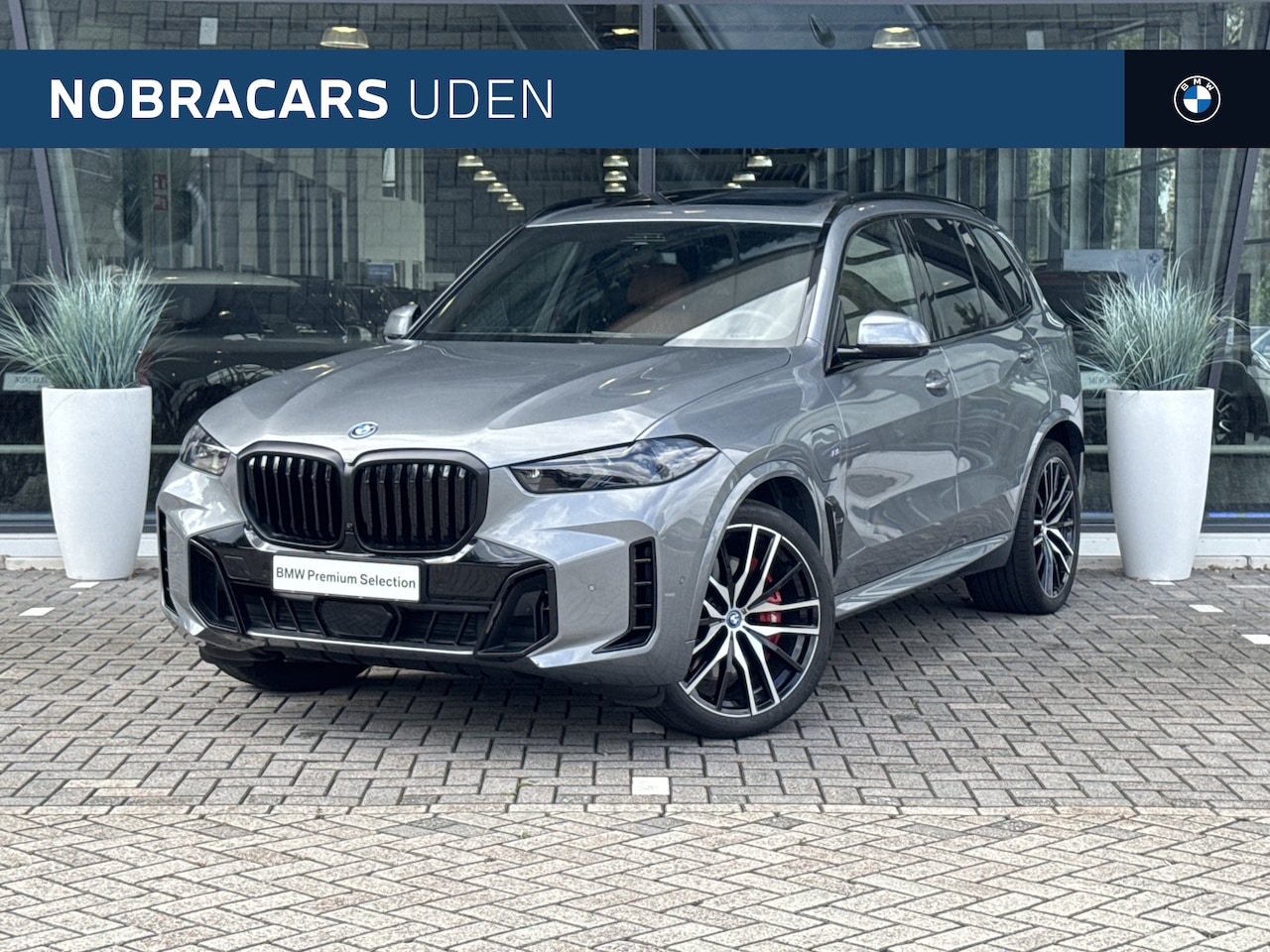 BMW X5 - xDrive50e High Executive M Sport Automaat / Panoramadak / Trekhaak / Parking Assistant Pro - AutoWereld.nl