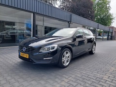 Volvo V60 - 1.5T3 Polar+ Dealer oh 1 jaar garantie Standkachel Keyless entery Stuurverwarming Navi Cru