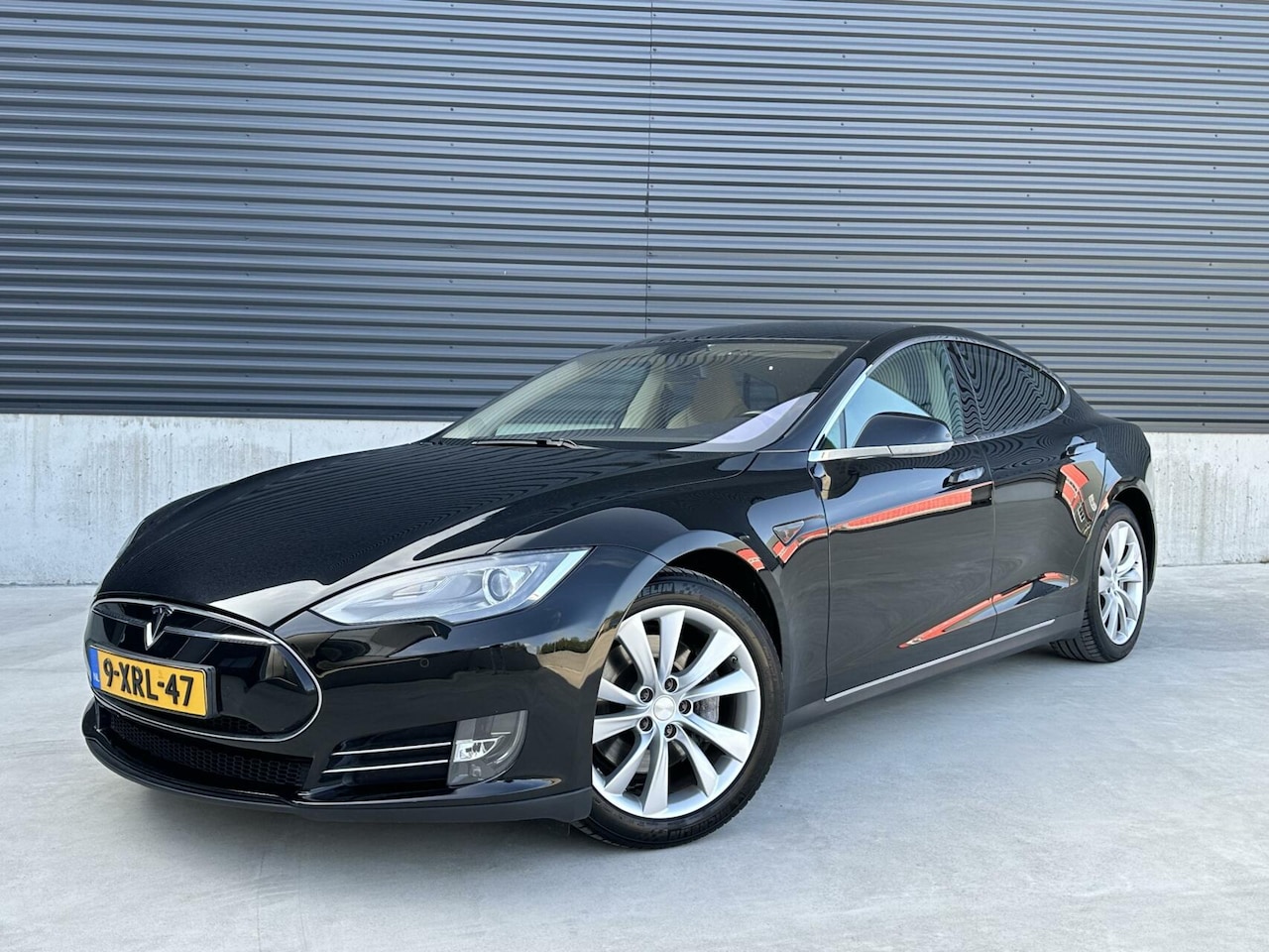 Tesla Model S - 85 Base Free supercharge Leer Cruise - AutoWereld.nl