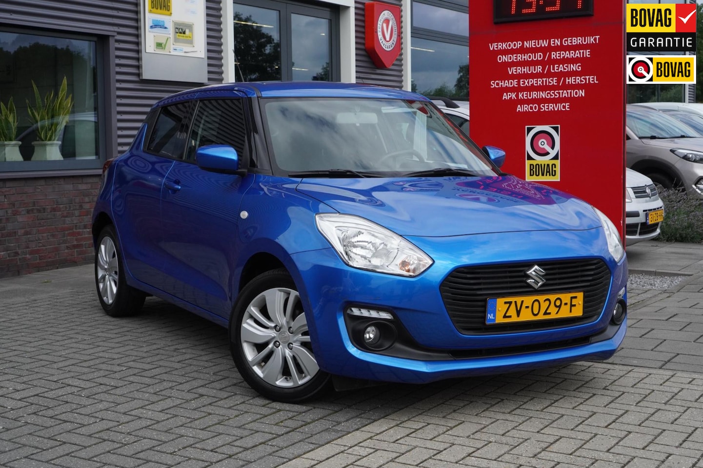 Suzuki Swift - 1.2 Select / Stoelverwarming / Achteruitrijcamera - AutoWereld.nl