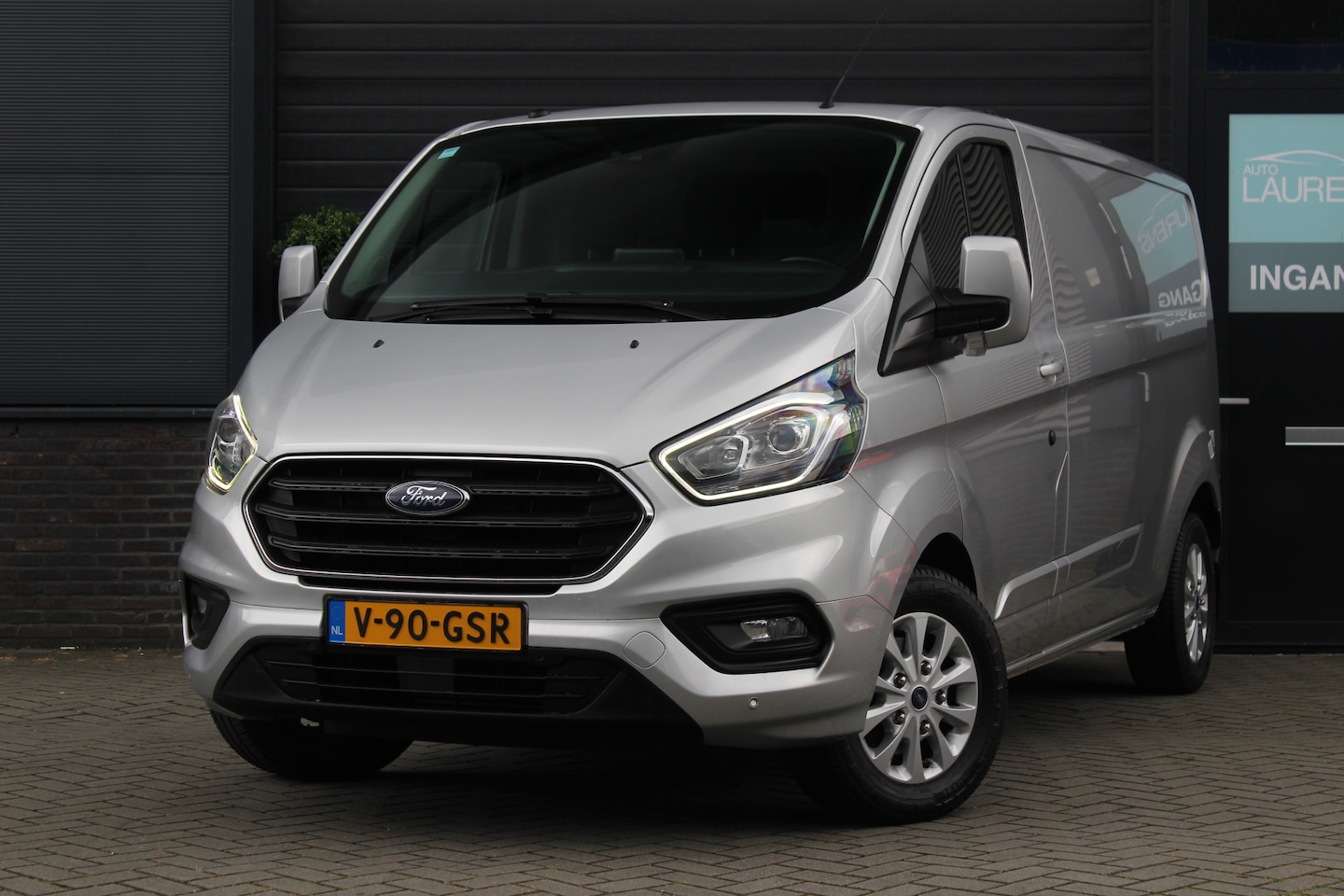 Ford Transit Custom - 320 2.0 TDCI L2H1 Limited | Stoelverw. | Camera | - AutoWereld.nl