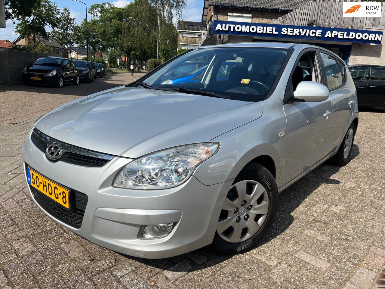 Hyundai i30 - 1.6i Dynamic AUTOMAAT *5DEURS*AIRCO*ELEKTR. RAMEN*STUURBEKR.*APK* - AutoWereld.nl