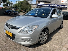 Hyundai i30 - 1.6i Dynamic AUTOMAAT *5DEURS*AIRCO*ELEKTR. RAMEN*STUURBEKR.*APK