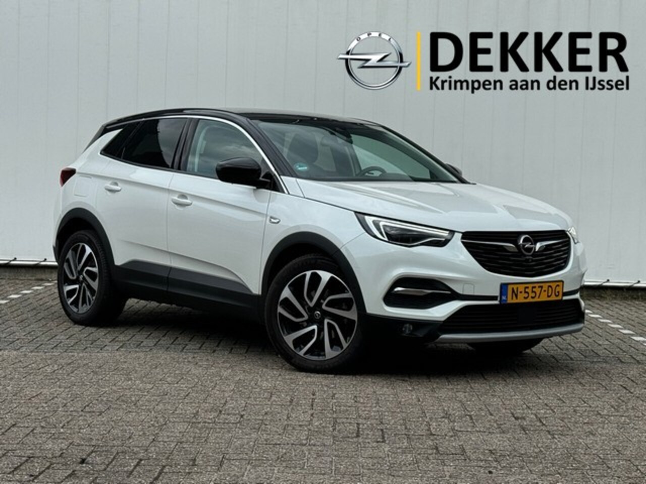 Opel Grandland X - 1.2 Turbo Ultimate Automaat met Leer, Stoelkoeling, 19inch, Navi/360-Camera - AutoWereld.nl