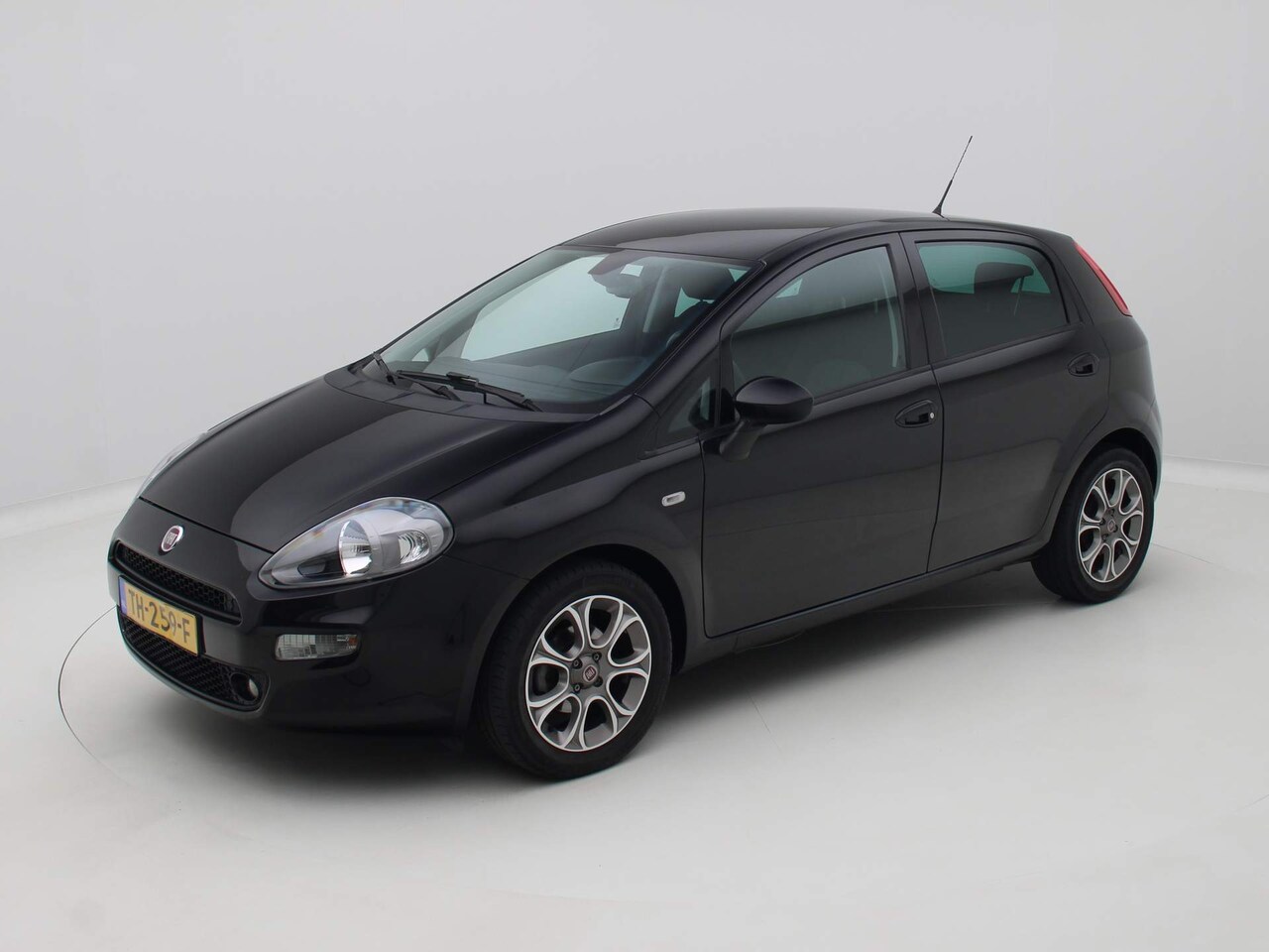 Fiat Punto Evo - 0.9 TwinAir Sempre Navi - AutoWereld.nl