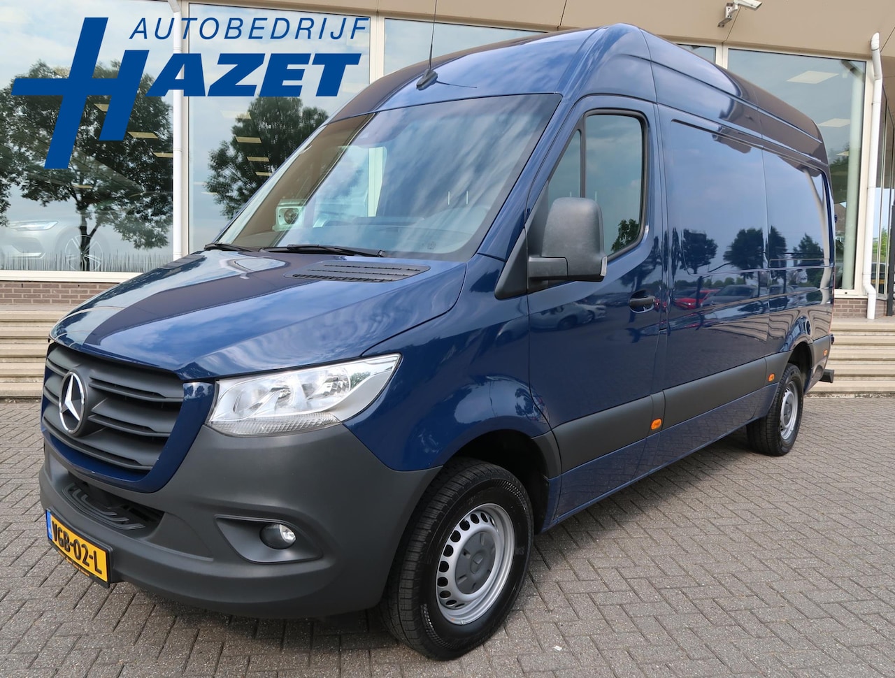 Mercedes-Benz Sprinter - 319 3.0 CDI V6 190 PK AUT. L2H2 + 3500 KG TREKHAAK / ADAPTIVE CRUISE CONTROL / NAVIGATIE - AutoWereld.nl