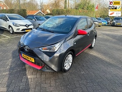 Toyota Aygo - 1.0 VVT-i x-look , automaat , carplay , parkeer camera