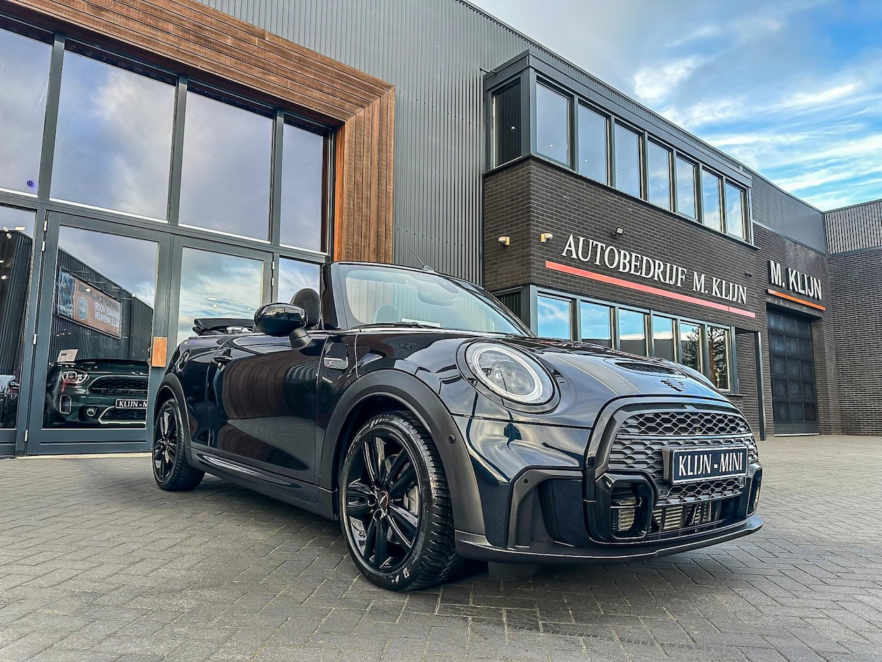 MINI Cabrio - Mini 2.0 Cooper S John Cooper Works F1 aut 178pk/navi/camera/led/17.000km - AutoWereld.nl