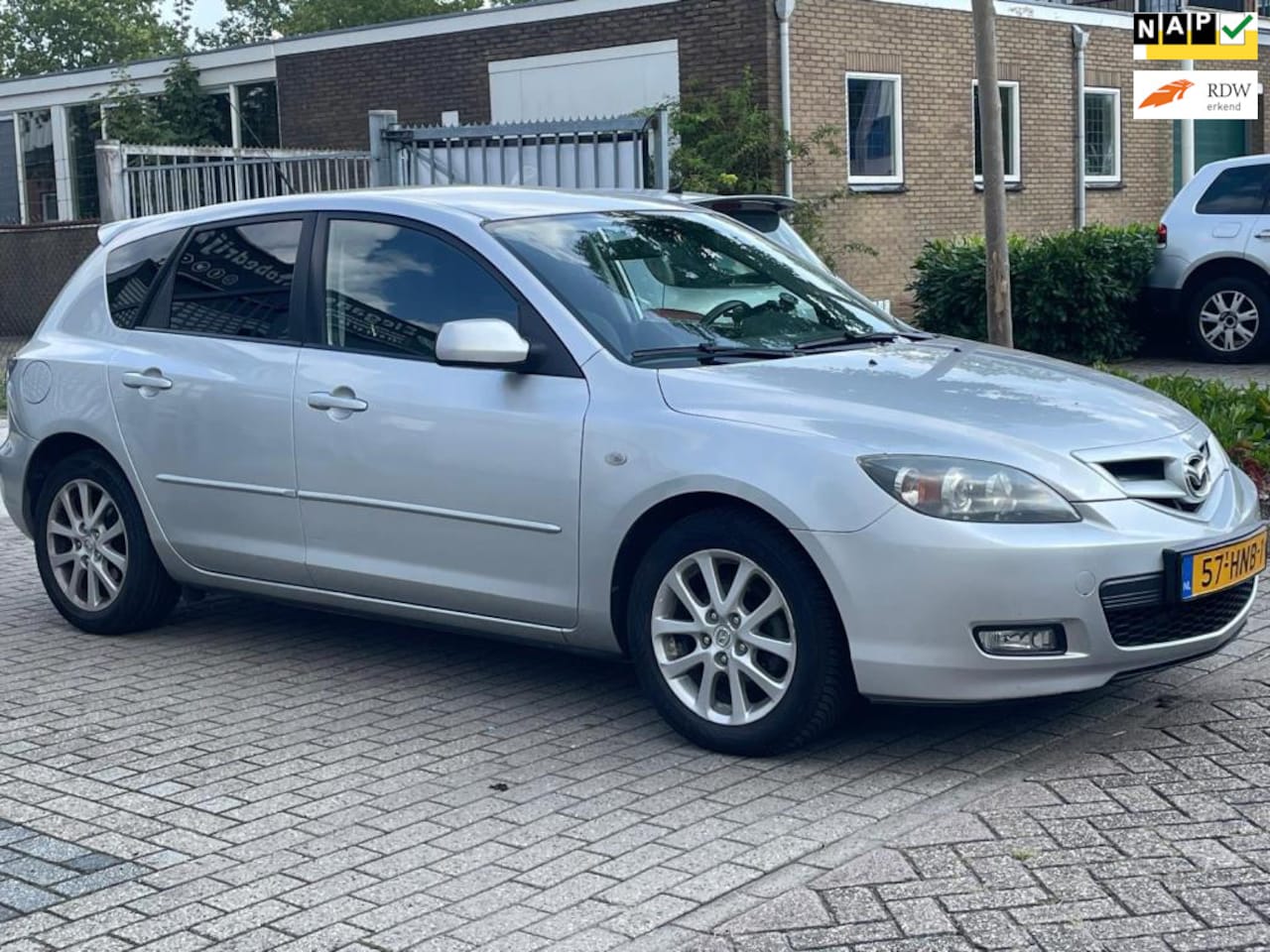 Mazda 3 - 1.6 Active-NAP-APK-Airco-Navi. - AutoWereld.nl