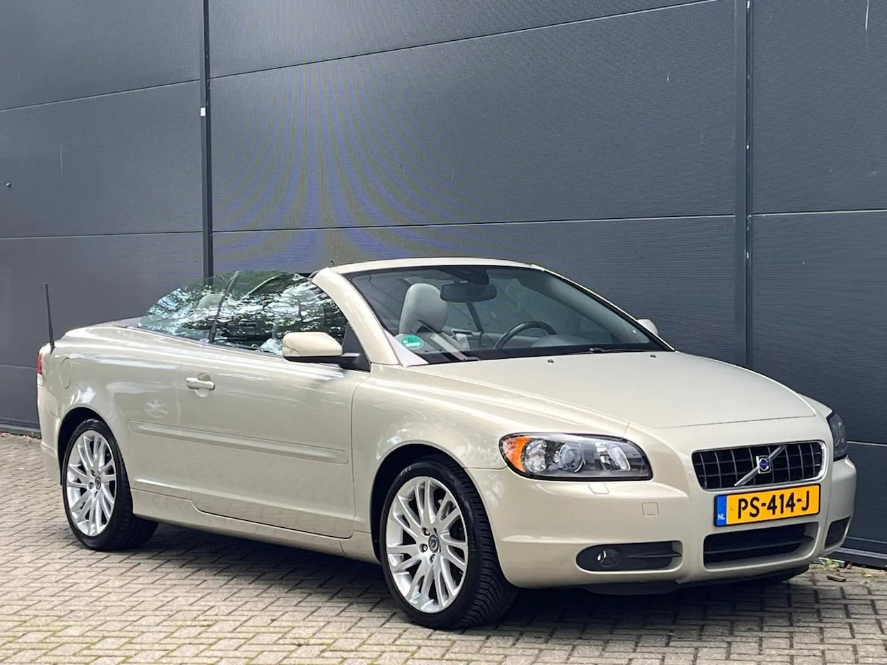 Volvo C70 Convertible - 2.4 Kinetic CLIMA XENON LEER CRUISE TREKHAAK - AutoWereld.nl