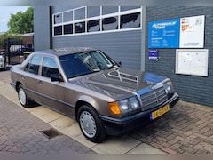 Mercedes-Benz 200-500 (W124) - 260 E Bijna in nieuwstaat Volledig roestvrij