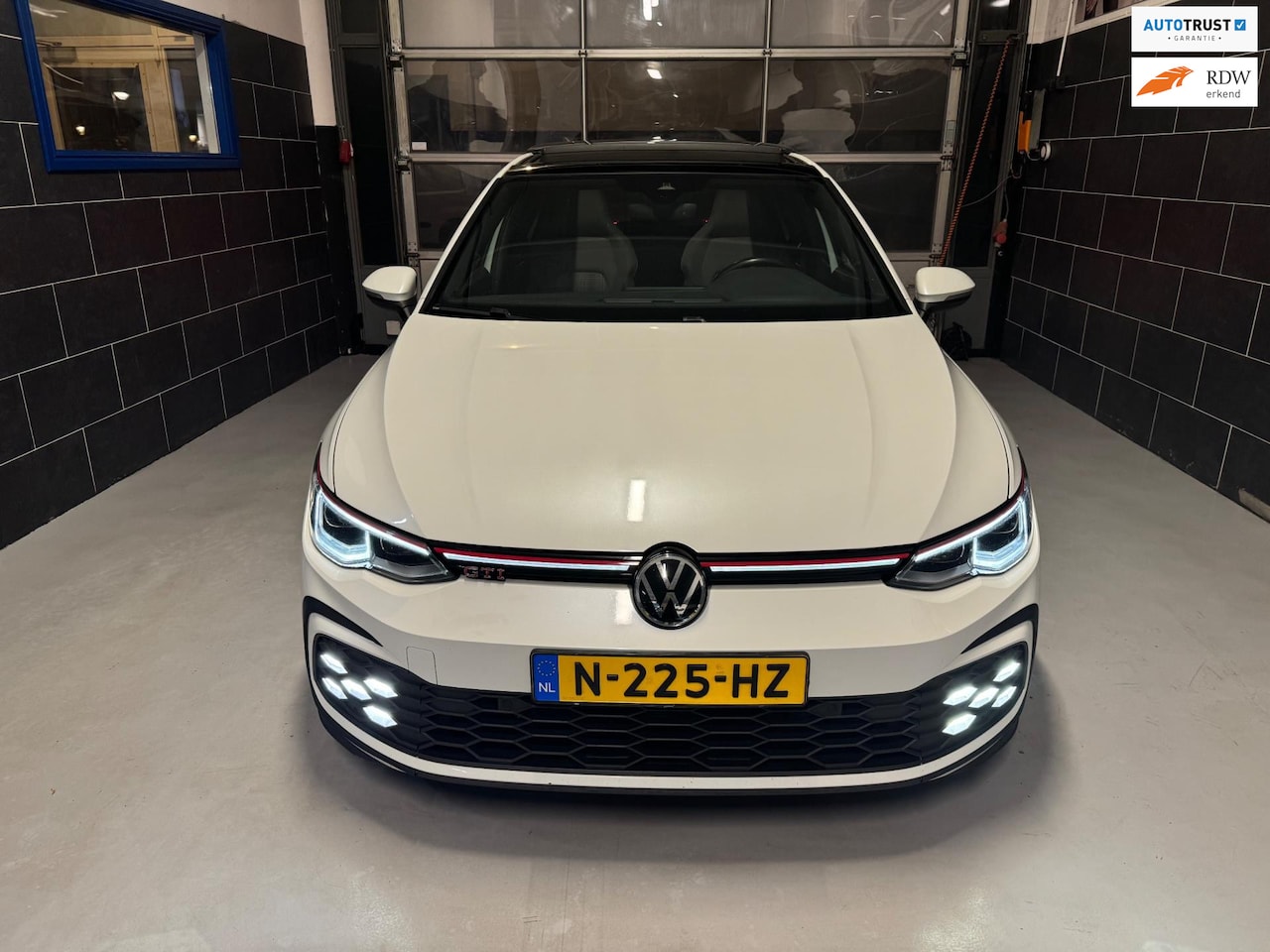 Volkswagen Golf - 2.0 TSI GTI - PANO - KEYLESS - H&K - CARPLAY - camera - AutoWereld.nl