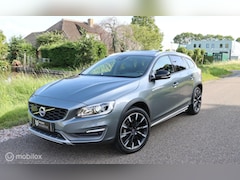 Volvo V60 Cross Country - 2.0 D4 / Pano / Trekh / BLIS / Navi