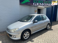 Peugeot 206 - 1.4 Quiksilver CLIMA AIRCO IJSKOUD