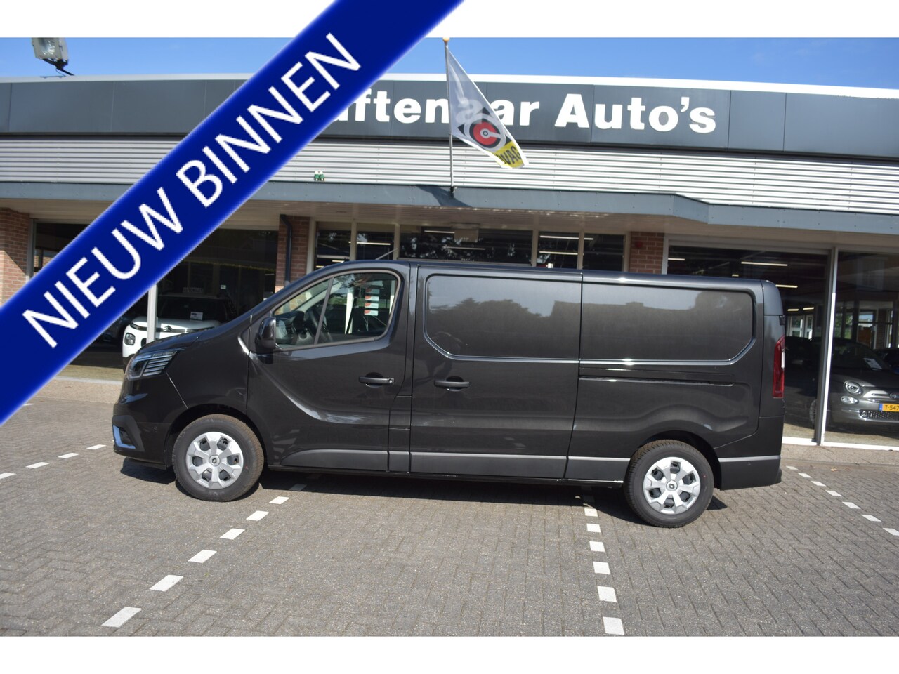 Renault Trafic - 2.0 dCi 130 T30 L2H1 Work Edition - AutoWereld.nl