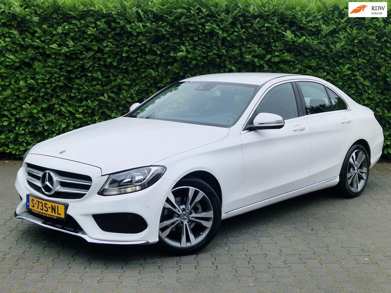 Mercedes-Benz C-klasse - 180 Premium Plus / Trekhaak / Navigatie / Bluetooth / Burmester soundsystem - AutoWereld.nl