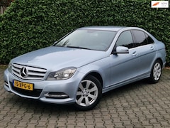 Mercedes-Benz C-klasse - 180 Premium Edition AUTOMAAT / Cruise control / Navigatie / ECC / Parkeersensoren