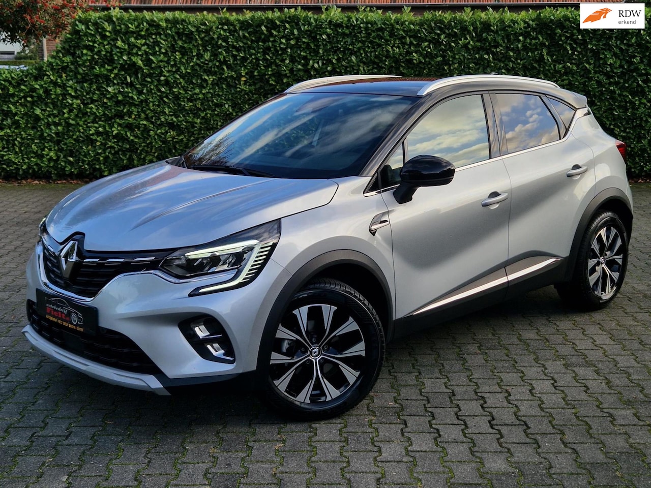 Renault Captur - 0.9 TCE 90PK TECHNO / Adaptive cruise control / Camera / Navigatie / Parkeersensoren / Sto - AutoWereld.nl