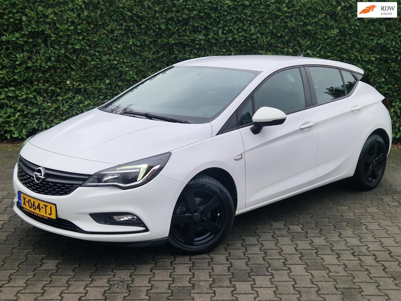 Opel Astra - 1.0 Selection / Stuur en stoelverwarming / Cruise control / Bluetooth / Lichtmetalen velge - AutoWereld.nl