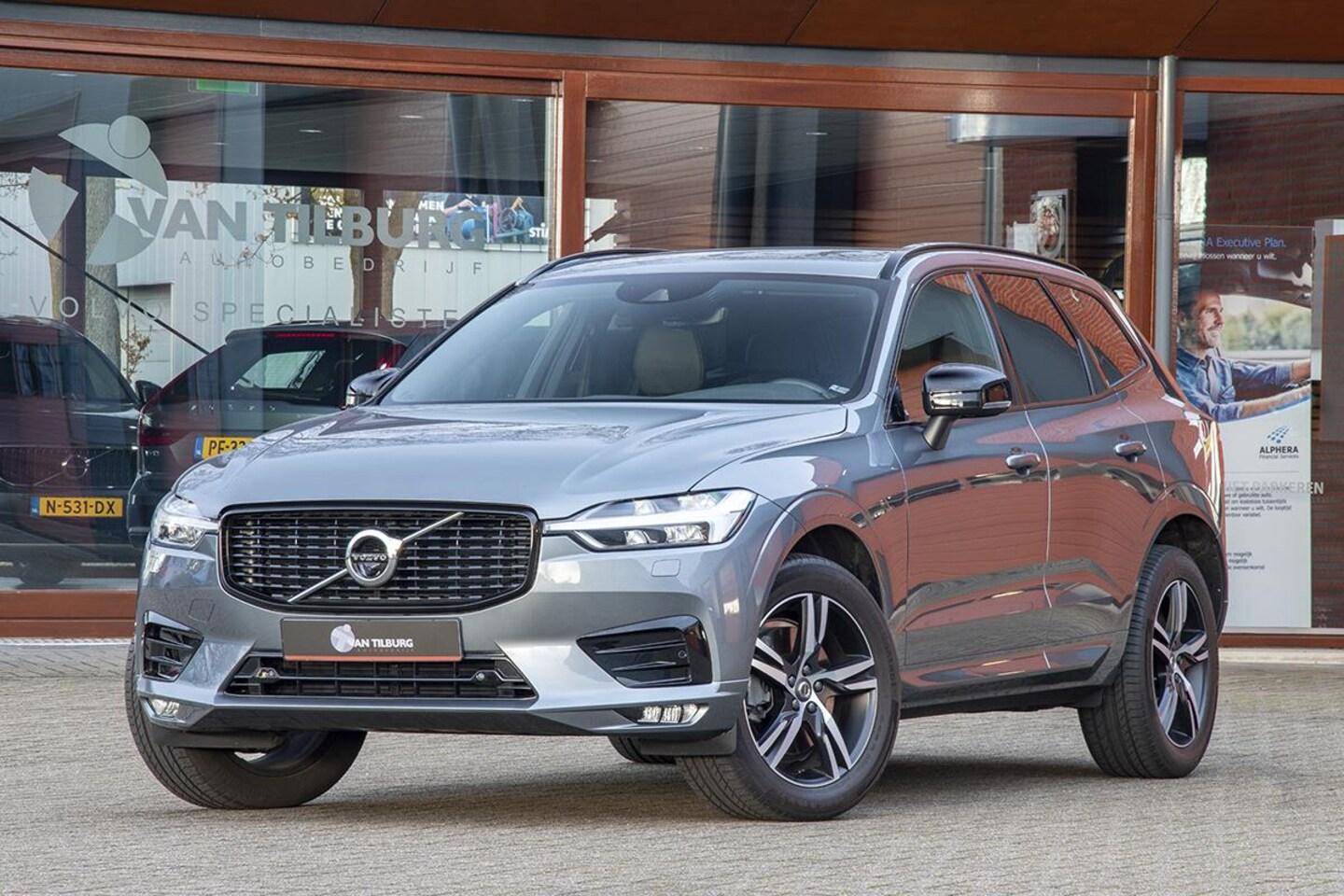 Volvo XC60 - 2.0 D4 R-Design 2.0 D4 190 PK R-DESIGN - AutoWereld.nl