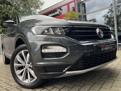 Volkswagen T-Roc - 1.0 116PK TSI SPORT * NAVIGATIE/ 17 INCH/ PDC/ ECC