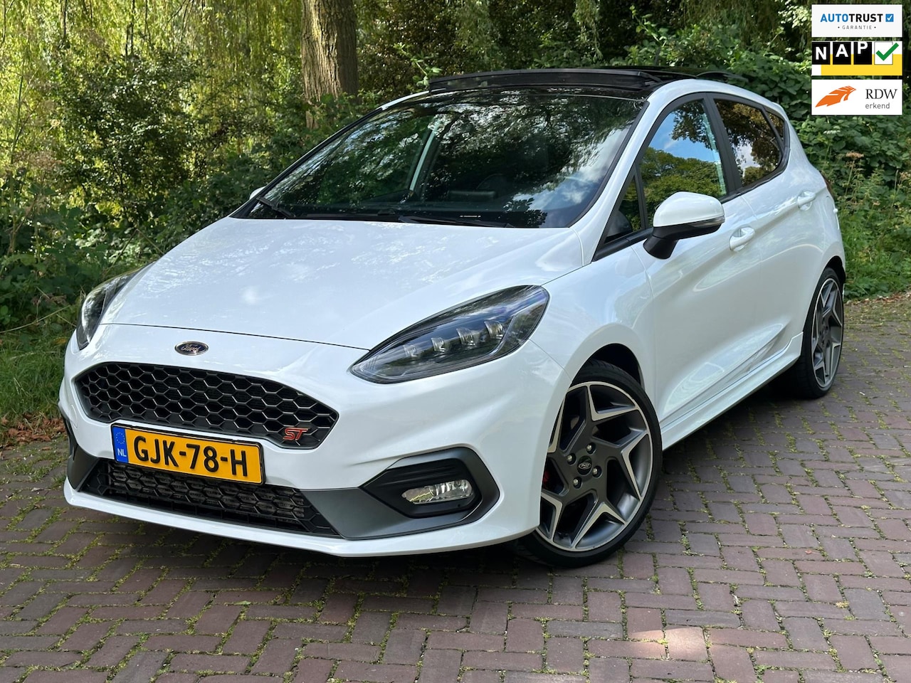 Ford Fiesta - 1.5 EcoBoost ST-3 200 pk b.j. 9-2020 , maxton uitlaat systeem ,panodak B&O geluids instal. - AutoWereld.nl