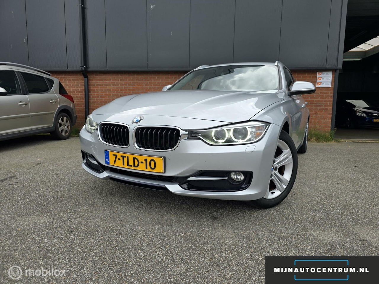 BMW 3-serie Touring - 316i High Executive / CLIMA / NAVI / AUT - AutoWereld.nl