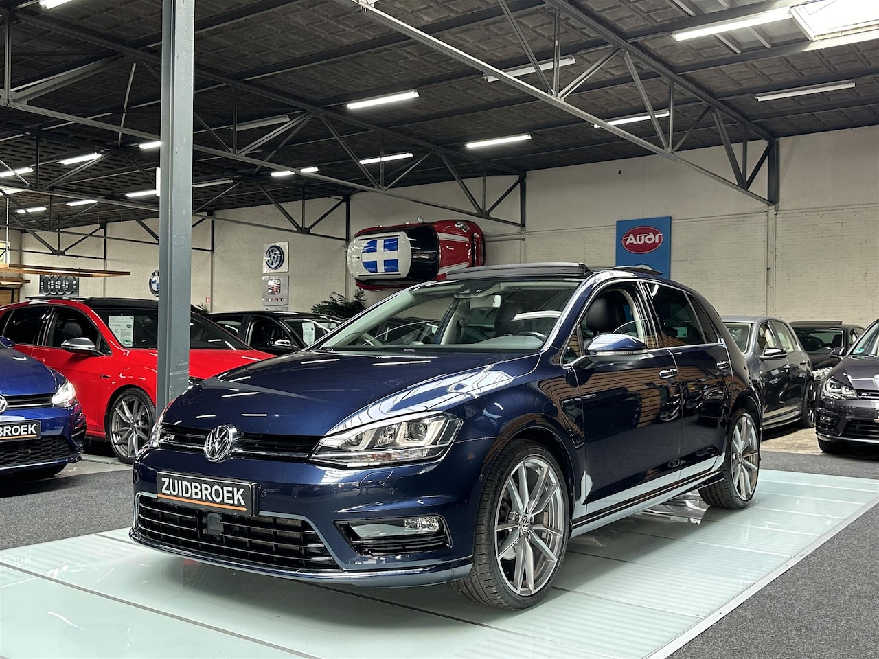 Volkswagen Golf - 1.4 TSI 140PK R-LINE 5-Deurs Navi PRO Massage Cruise Keyless - AutoWereld.nl