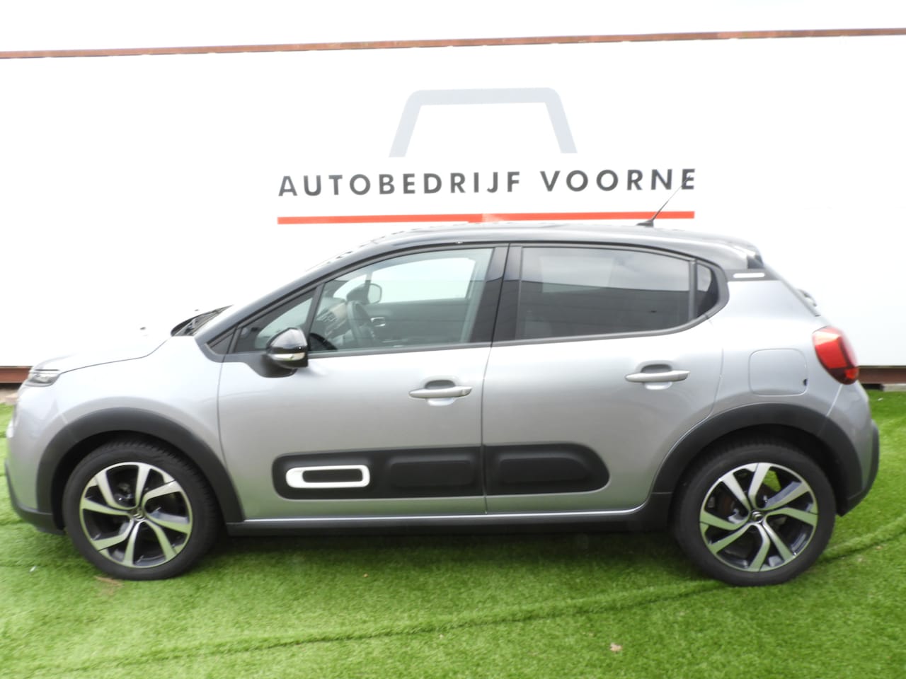 Citroën C3 - 1.2 PureTech automaat 110pk Shine Apple Car Play - AutoWereld.nl