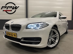 BMW 5-serie - 528xi High Exe SCHUIFDAK/360CAMERA/CARPLAY/19"M-SPORT/COMFORT-LEER/NAVI PRO/LED/ACC/DRIVIN