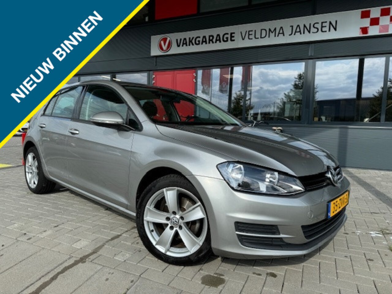 Volkswagen Golf - 1.2 TSI TRENDLINE 5-DRS. + AIRCO/LMV - AutoWereld.nl