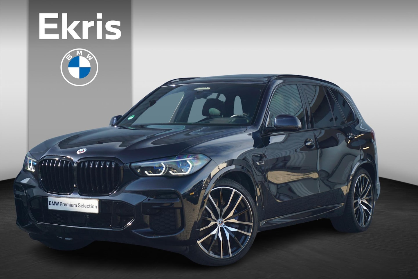 BMW X5 - xDrive45e M Sportpakket High Executive 22'' / Active steering / Sky-Lounge / Laserlight / - AutoWereld.nl