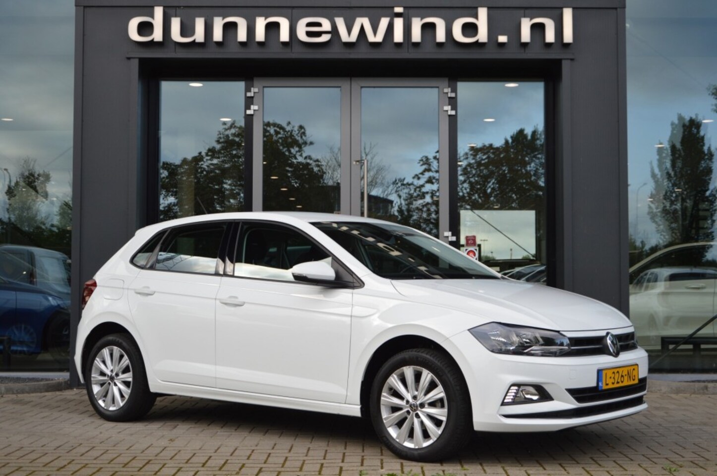 Volkswagen Polo - 1.0 TSI HIGHLINE Clima*Adaptive Cruise*Carplay*Navi - AutoWereld.nl