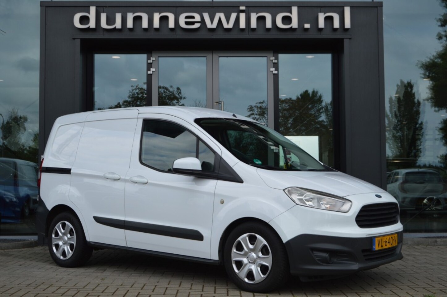 Ford Transit Courier - 1.5 TDCI Trend 1.5 TDCI TREND - AutoWereld.nl