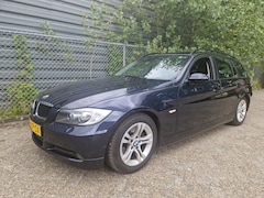 BMW 3-serie Touring - 318i High Executive