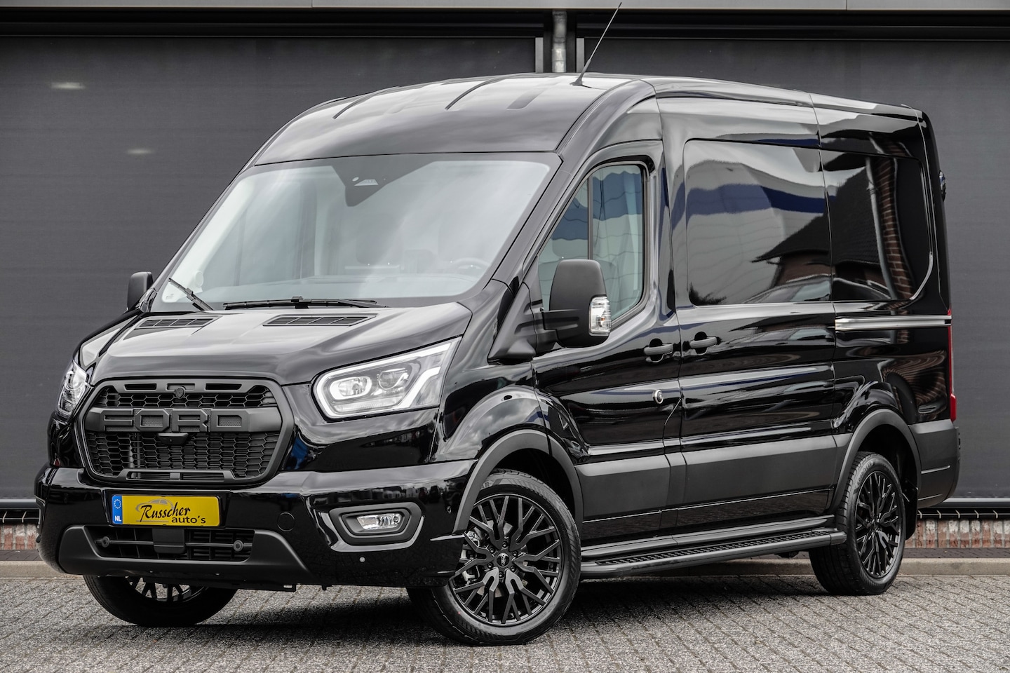 Ford Transit - L2H2 | 130Pk A8 Aut. | Raptor Edition | 2x Schuifdeur | Nieuw Model - AutoWereld.nl