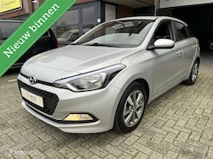 Hyundai i20 - 1.4 AUTOMAAT*NAVI*CAMERA*CRUISE*AIRCO