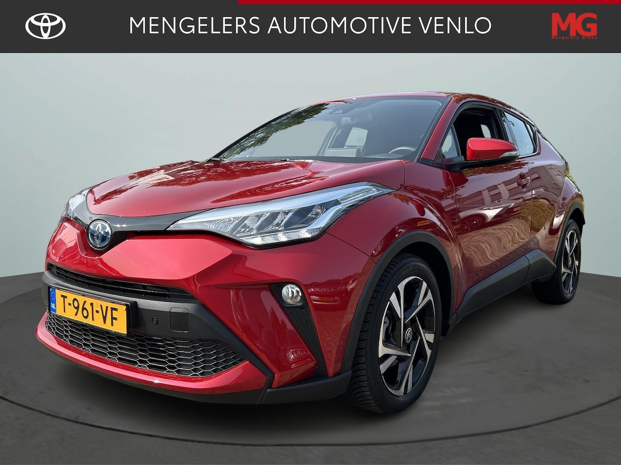 Toyota C-HR - 1.8 Hybrid Dynamic Navigatie / Camera / Cruise Control Adaptief / Blind Spot Monitor - AutoWereld.nl