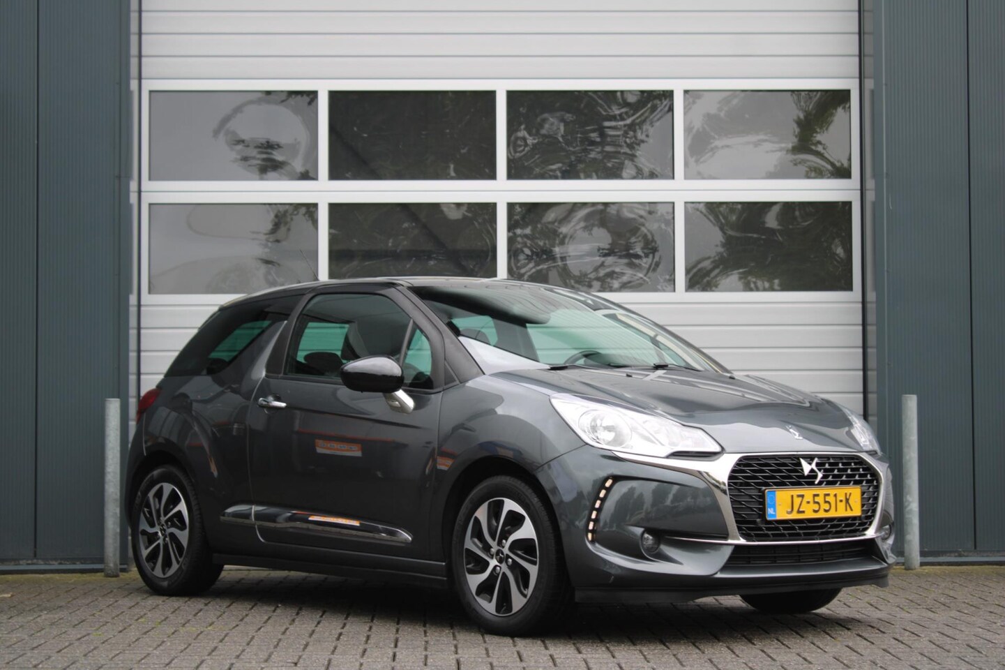 DS 3 - 1.2 PureTech Business Clima/Cruise/Navi/Bluetooth/SportstoelenAlcantara/RadioDAB.AUX.USB/I - AutoWereld.nl