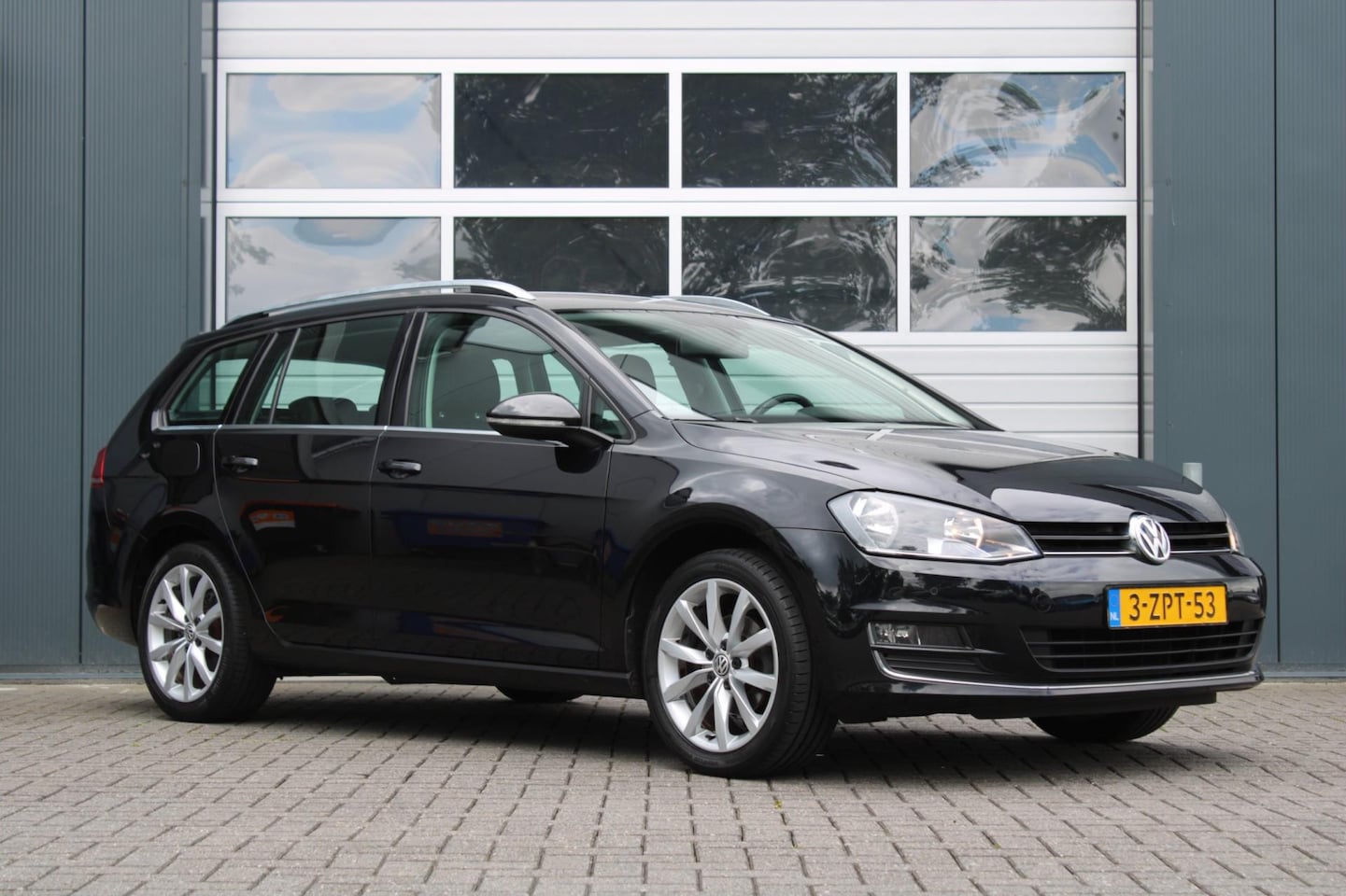 Volkswagen Golf Variant - 1.2 TSI Business Edition Clima/Cruise/Navi/Bluetooth/Leder-Stof/Stoelverwarming/Camera/17" - AutoWereld.nl