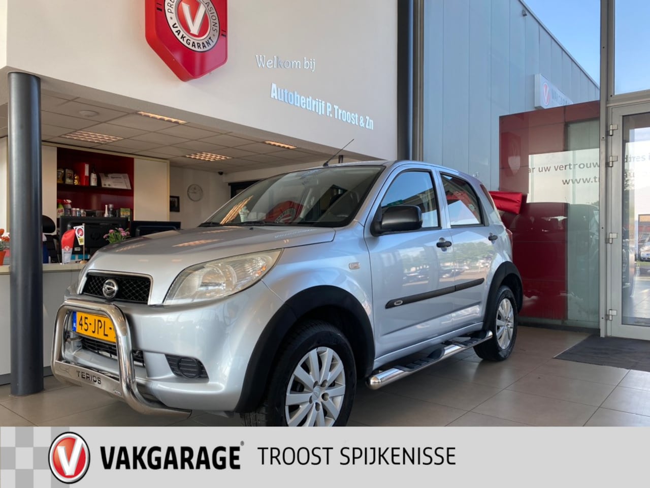 Daihatsu Terios - 1.5-16v 2WD 1.5-16v 2WD,Airco,Pushbar,Treeplankset,Spatbordverbreders,Spoiler,Elektrischpakket,Usb Aan - AutoWereld.nl