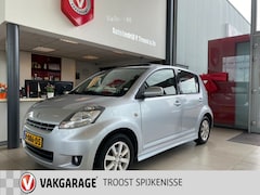 Daihatsu Sirion 2 - 1.3-16V Sport 4X4, Automaat, Schuifkantedak, Airco, Elektrischpakket, Spoilerkit, Achterui