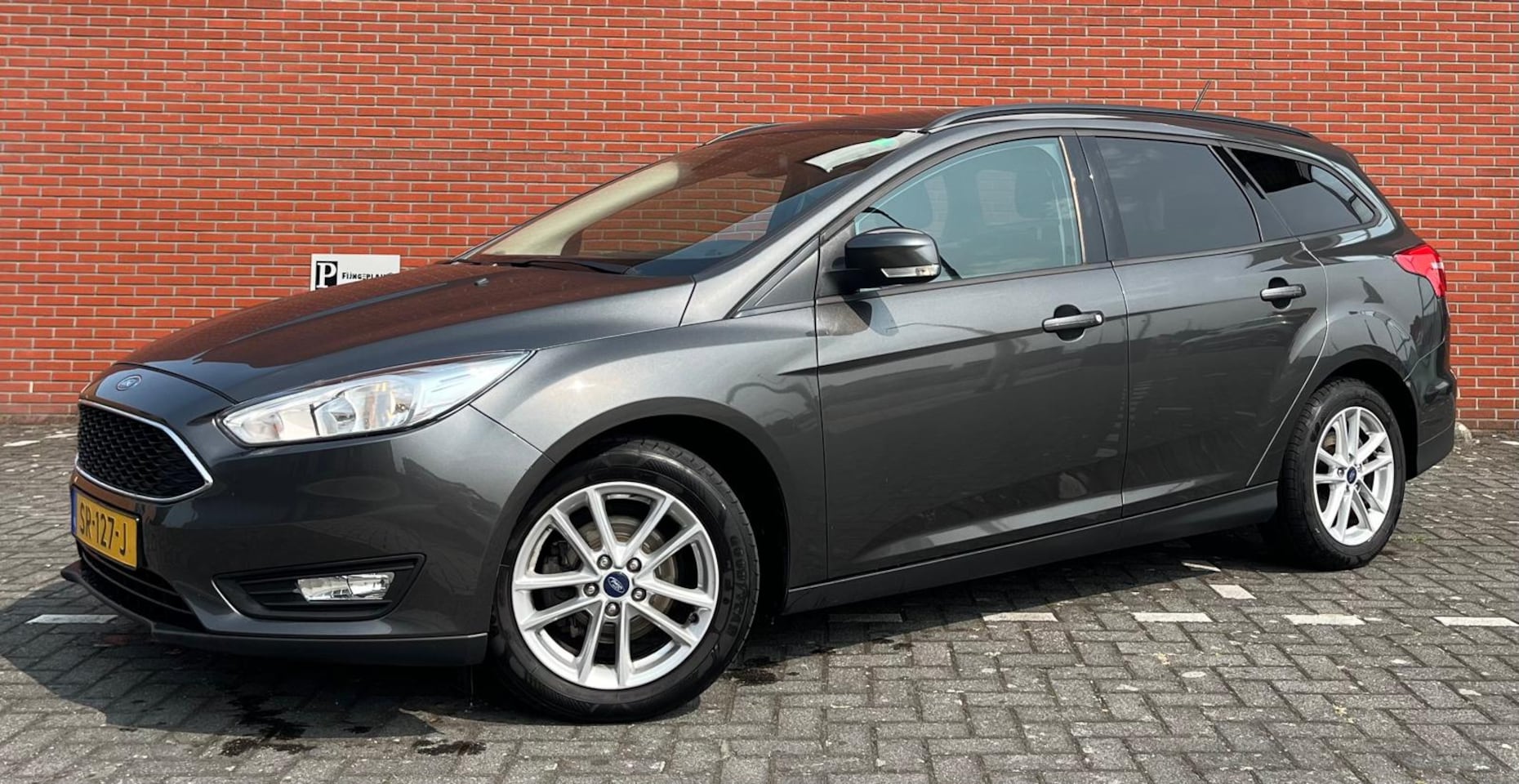 Ford Focus Wagon - 1.0 EcoBoost 125pk Lease Edition - AutoWereld.nl