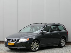 Volvo V70 - T4 AUT Limited Edition Xenon / Trekhaak / Navi / Leer