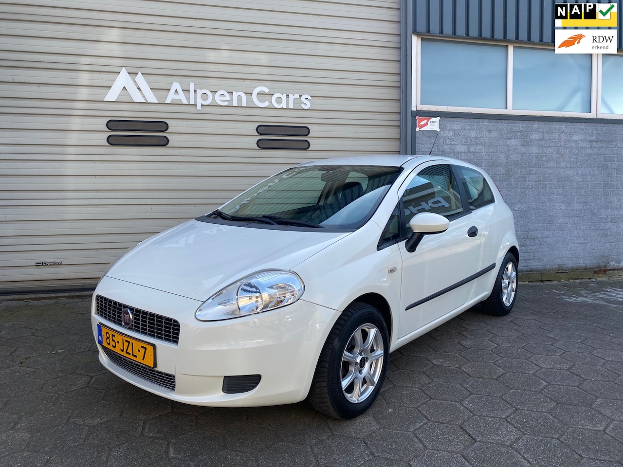 Fiat Punto Evo - 1.2 Active Airco / Nieuwe APK / NAP / Trekhaak - AutoWereld.nl