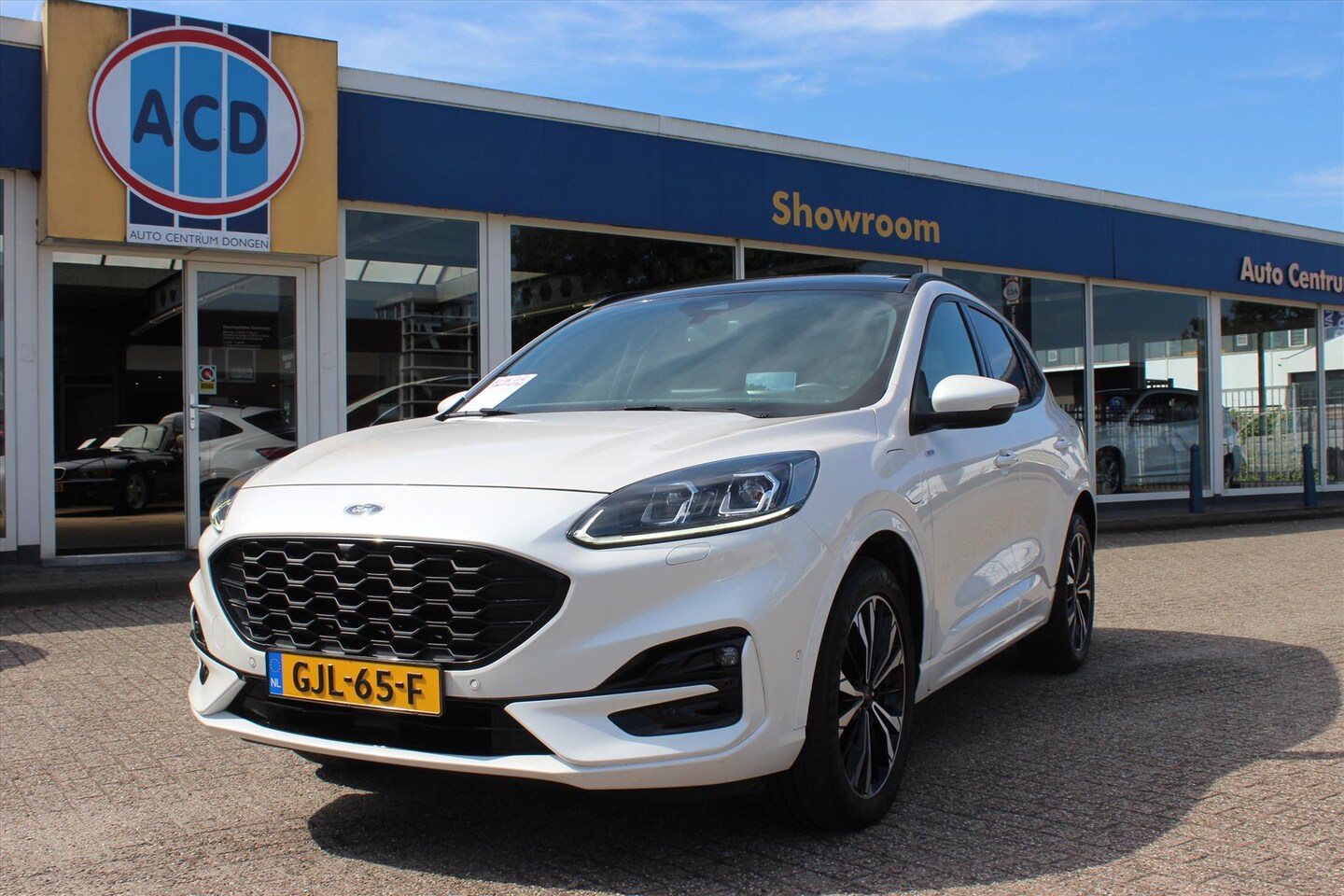 Ford Kuga - 2.5 PHEV e-CVT 225pk ST-Line | PanoramaDak | Camera voor en achter | Trekhaak afneembaar | - AutoWereld.nl