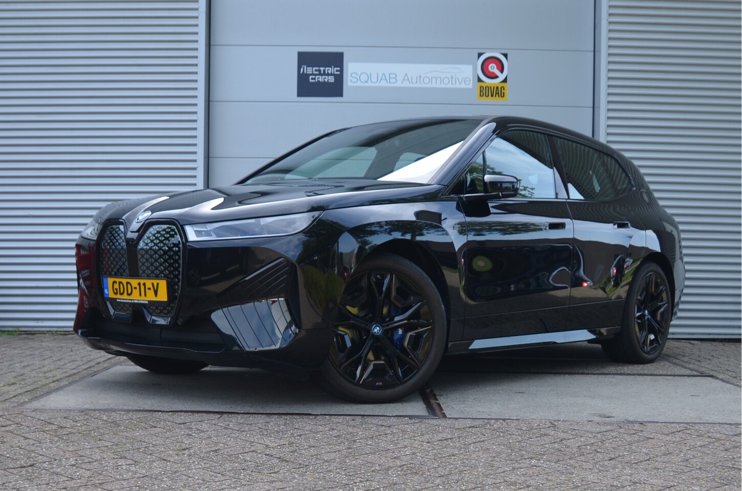 BMW iX - M60 112 kWh Trekhaak, Pano, 22", Rijklaar prijs - AutoWereld.nl