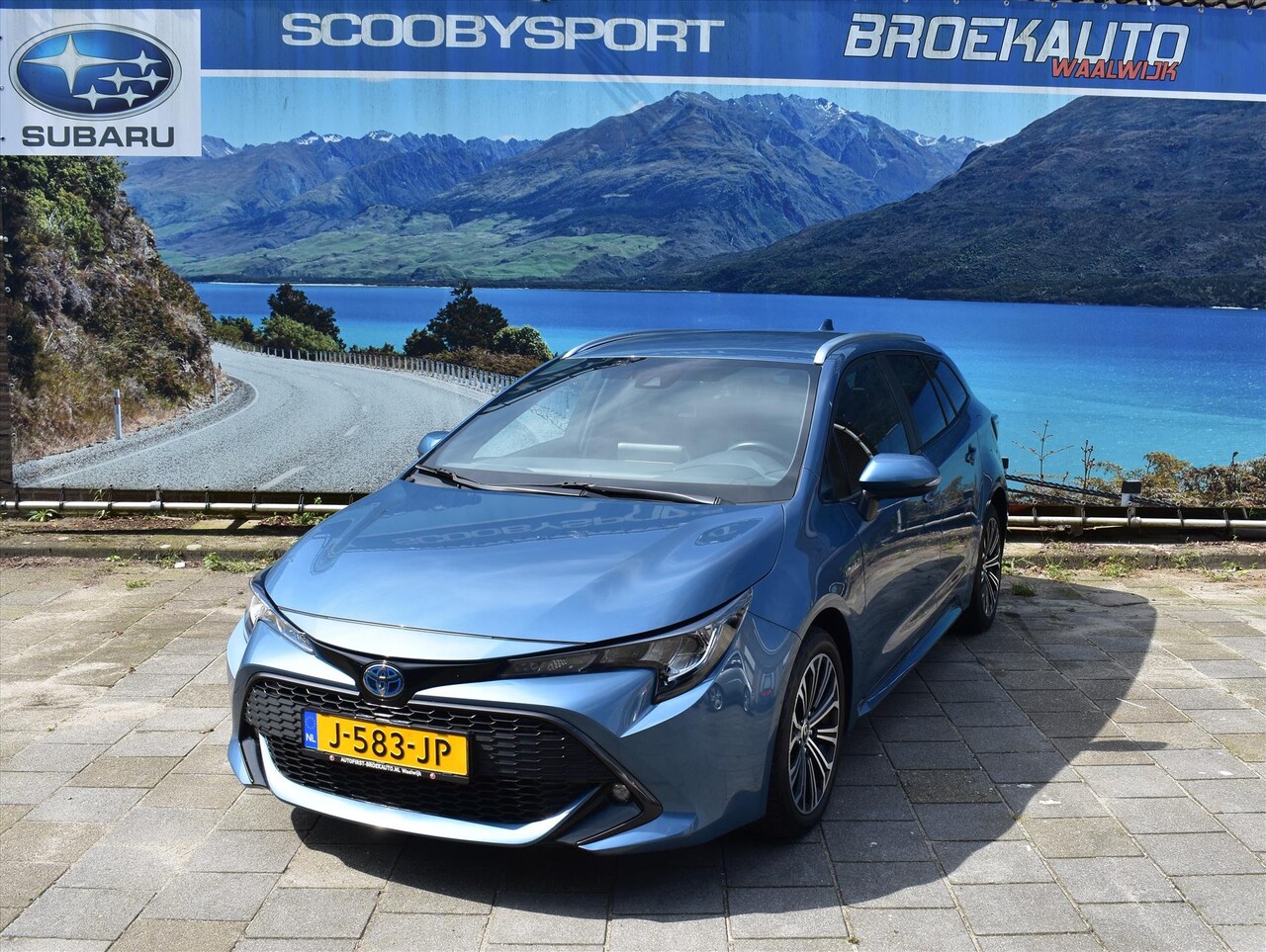 Toyota Corolla Touring Sports - 1.8 Hybrid 122pk CVT Business Plus - AutoWereld.nl