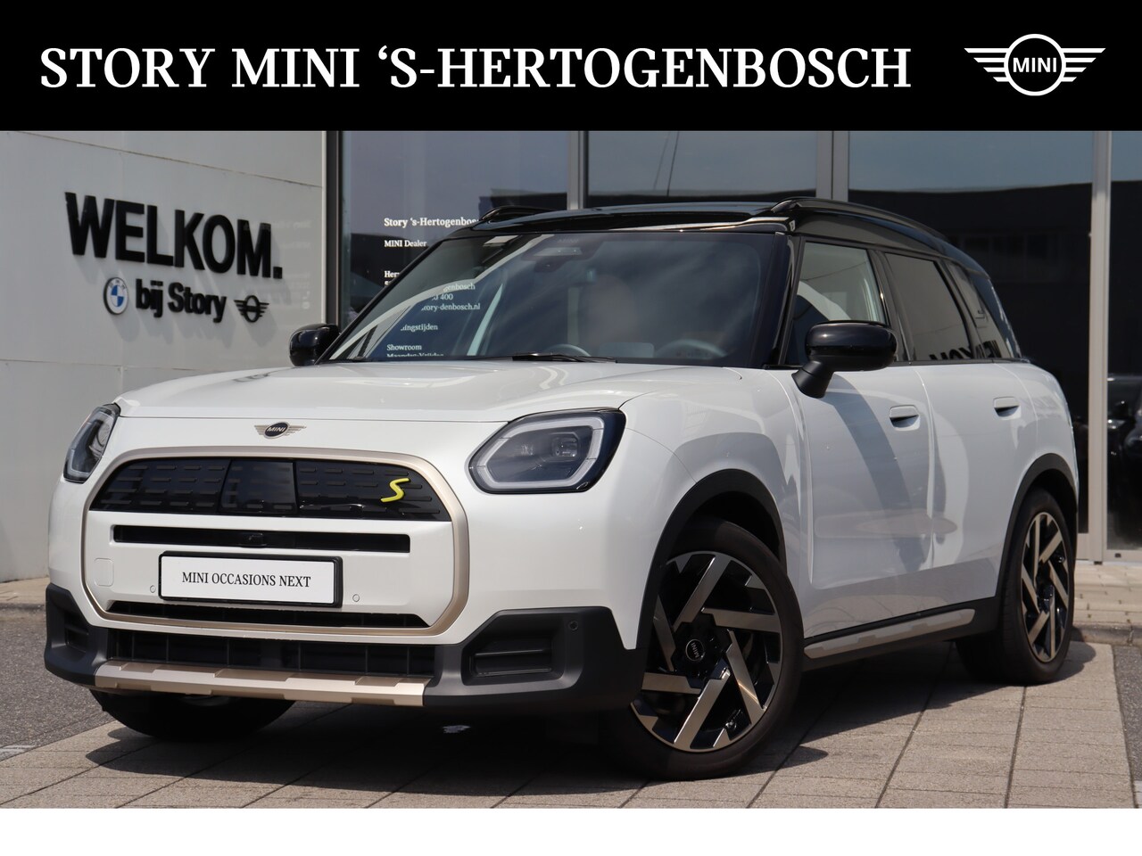 MINI Countryman - SE ALL4 Favoured / Panoramadak / Trekhaak / Stoelverwarming / LED / Parking Assistant Plus - AutoWereld.nl