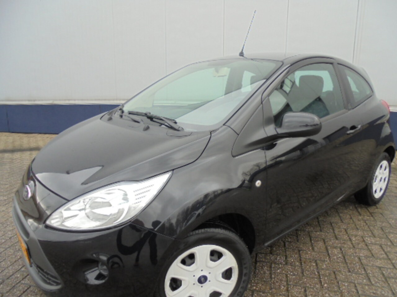 Ford Ka - 1.2 69pk Cool & Sound Airconditioning - AutoWereld.nl